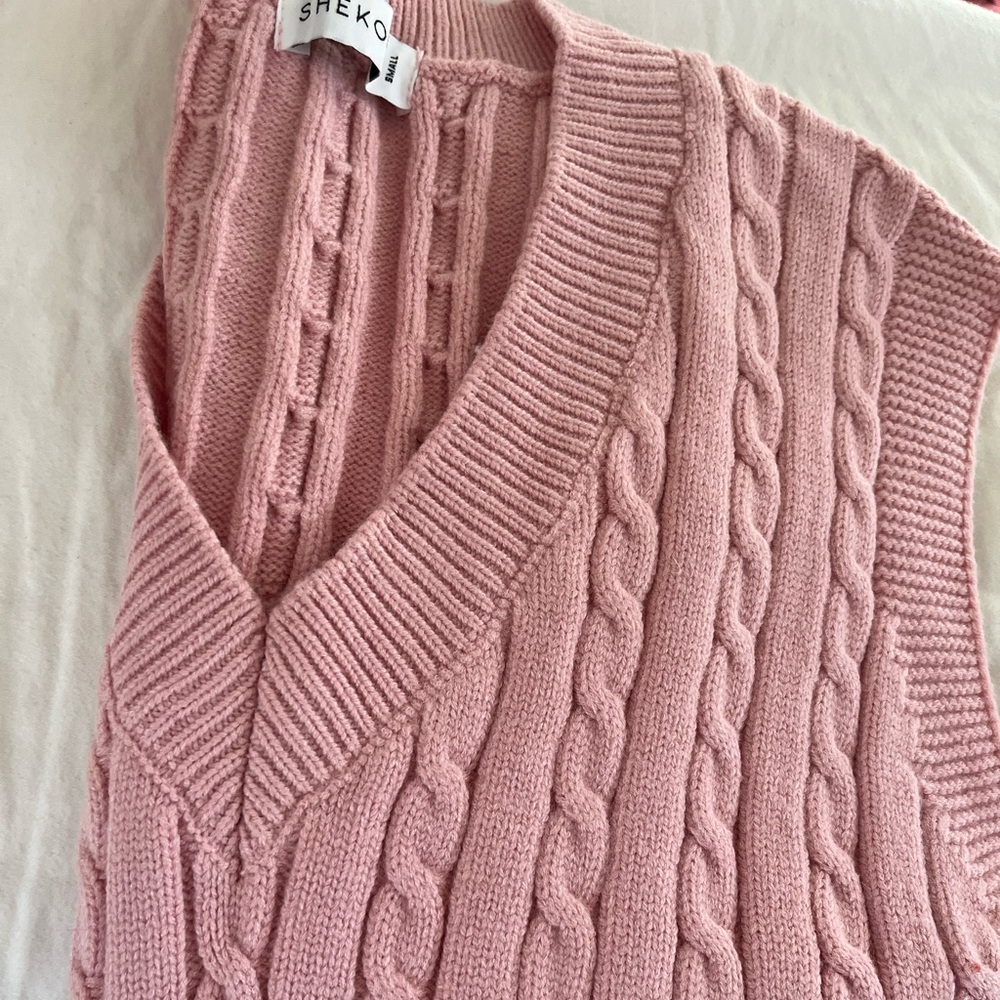 Shekou sweater vest